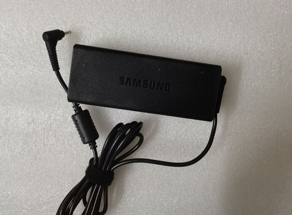 Genuine OEM Samsung AC Adapter 60W for Notebook 9 Pro NP940X5N-X01US PA-1600-96 Notebook Power Supply Cord