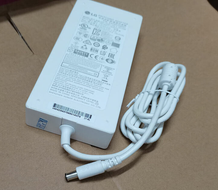 Alimentation Slim Blanc 140W 19V 7.37A Pour Écrans LG - Compatible 32SQ780S, CineBeam, Câble Inclus