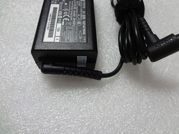 Original Genuine VGP-AC19V43 VGP-AC19V48 Charger for Sony Vaio VPCCW17FX/B AC Adapter Notebook Power Supply Cord